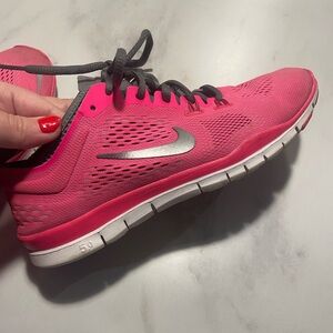 Pink Nike Free Run - Size 8